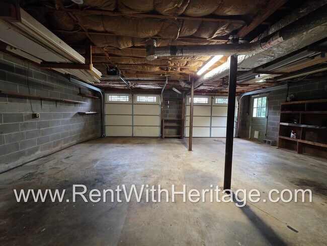 Building Photo - WOW! Fantastic 4Bedroom/ 2 Bath Ranch With All The Upgrades / Great Location / Popular Alexander ...