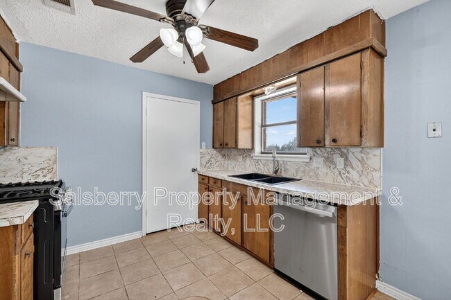 Building Photo - 1113 Gifford Dr