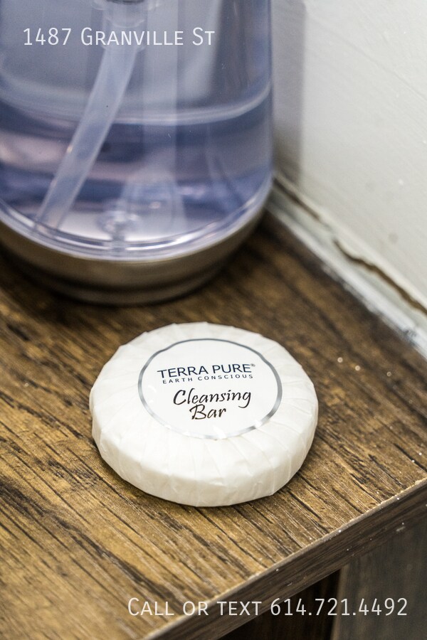 Building Photo - 1487 Granville St