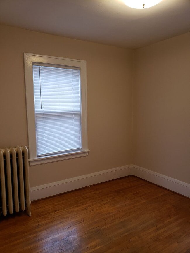 Building Photo - Beautiful 4 bedroom in Mac Groveland area