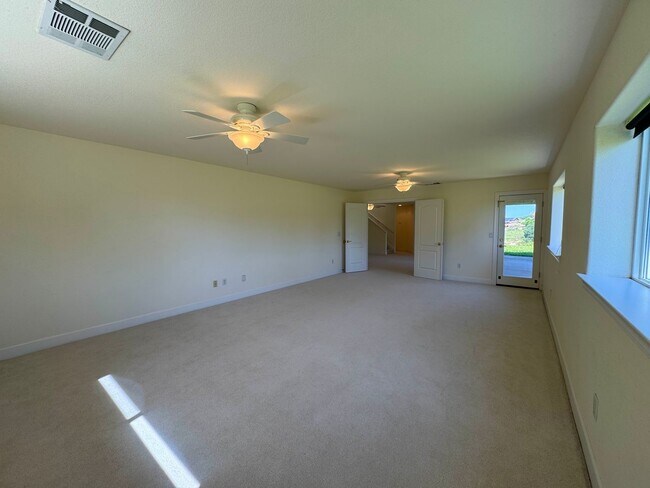 Building Photo - 6255 Peacock Way