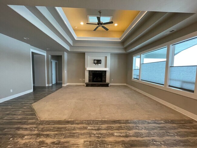 Building Photo - Gorgeous Home for Lease in Horn Rapids