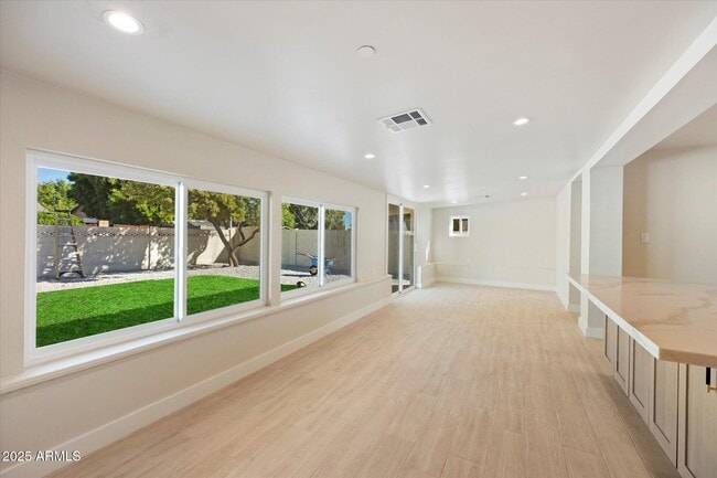 Building Photo - 7754 E Verde Ln