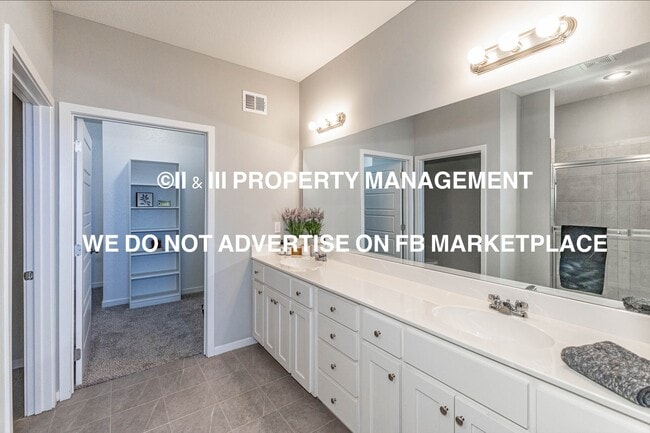 Building Photo - 12566 S Canyon Dr