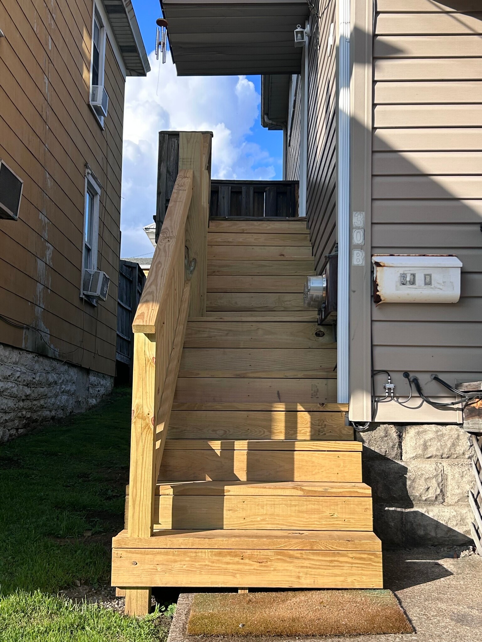 Steps - 30 Frank St