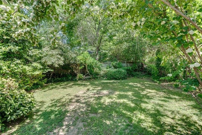 Building Photo - 812 Adair Ave NE