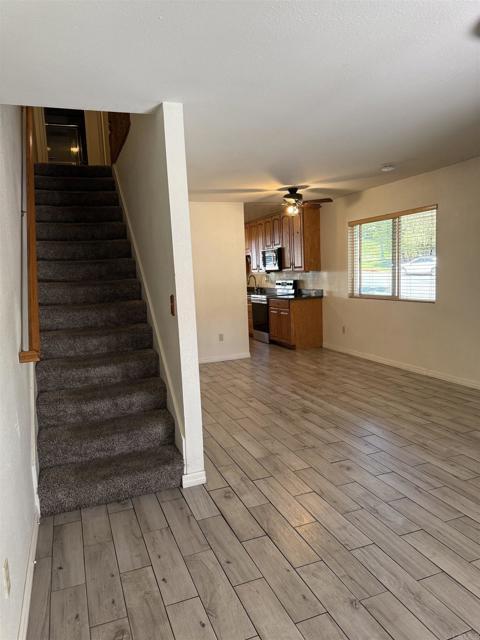 Building Photo - 7069 Russan Ln