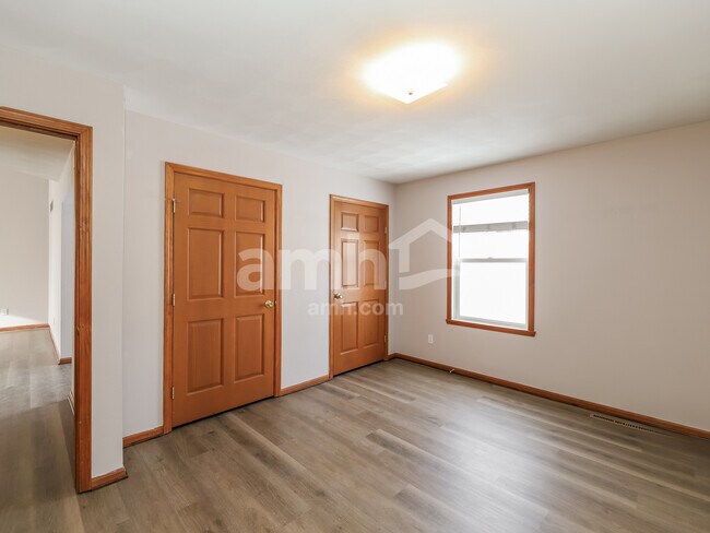 Building Photo - 3042 Bauer Dr