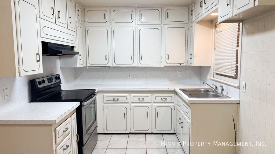 Building Photo - 4411 45th St