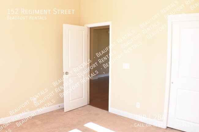 Building Photo - Hearthstone Lakes