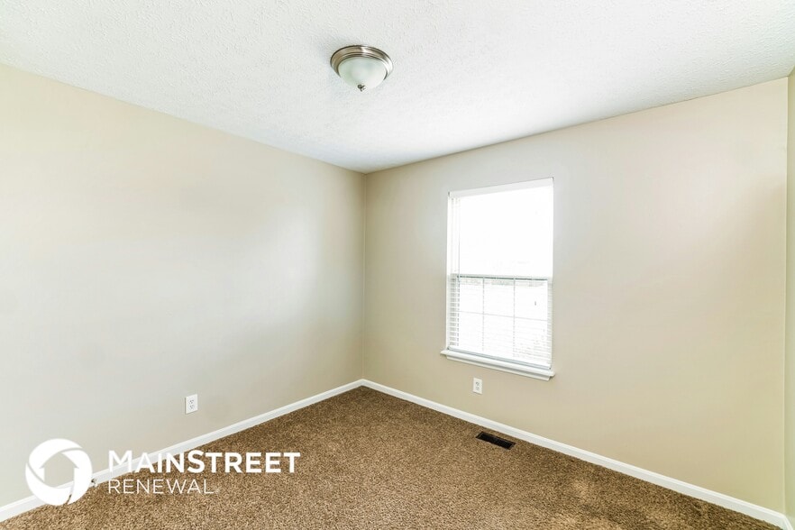 Building Photo - 327 Dogwood Trail