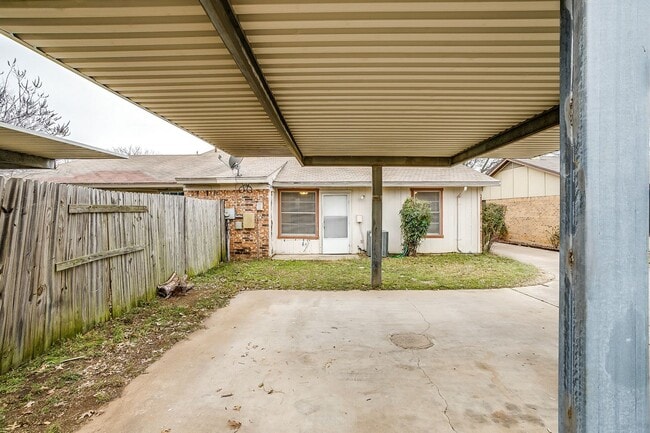 Building Photo - 2521 Indigo Ln