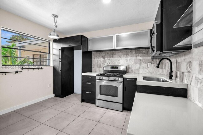 Building Photo - 3265 Virginia St