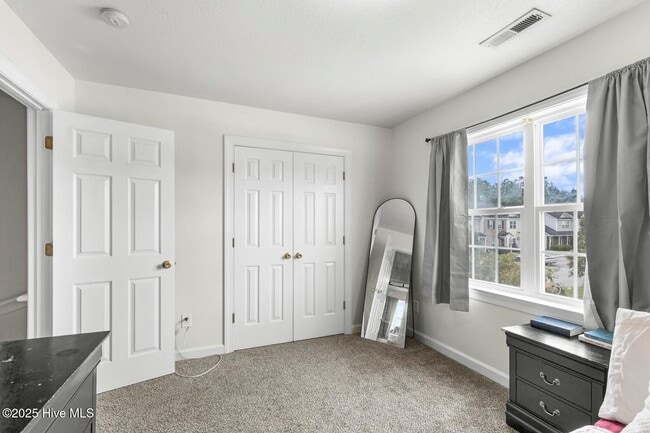 Building Photo - 100 Ashwood Dr