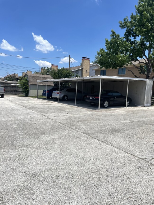 Building Photo - 212 Wilshire Dr