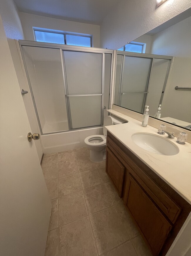 Upstairs Bathroom - 386 Pippin Dr