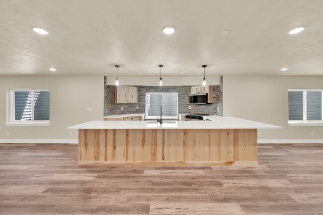 Building Photo - 4333 Park Hollow Ln