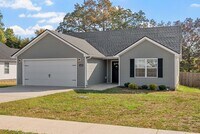 Building Photo - 3 Bedroom 2 Bath Dog Friendly Home For Rent!