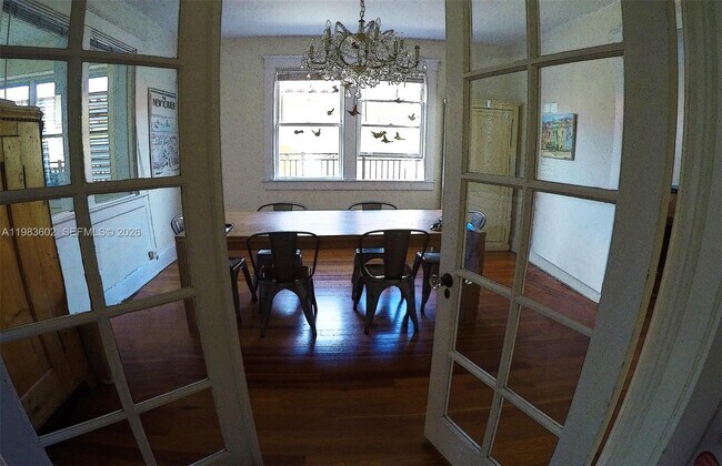 Building Photo - 2000 S Miami Ave