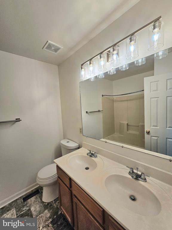 Building Photo - 2445 Sagewood Ct