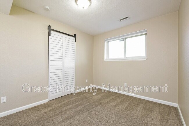 Building Photo - 1557 S Salida Way