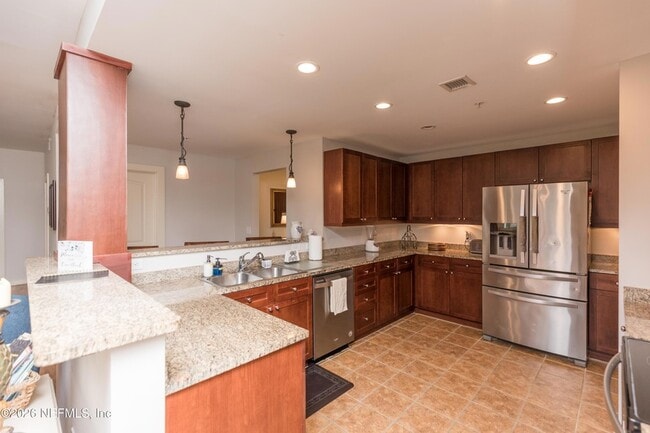 Building Photo - 945 Registry Blvd