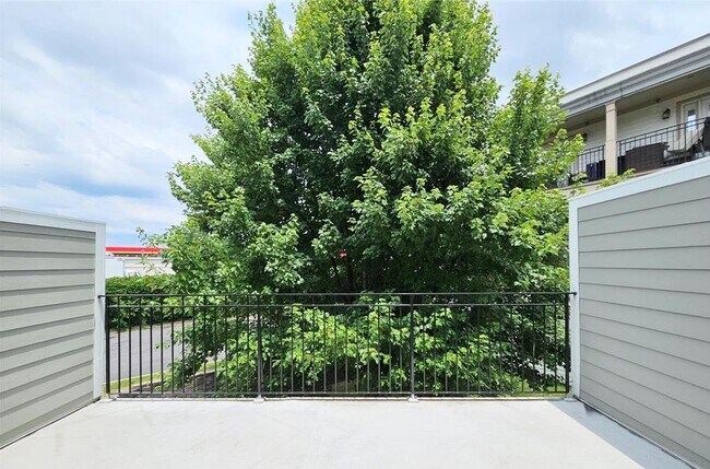 Building Photo - 2108 Ayrsley Town Blvd