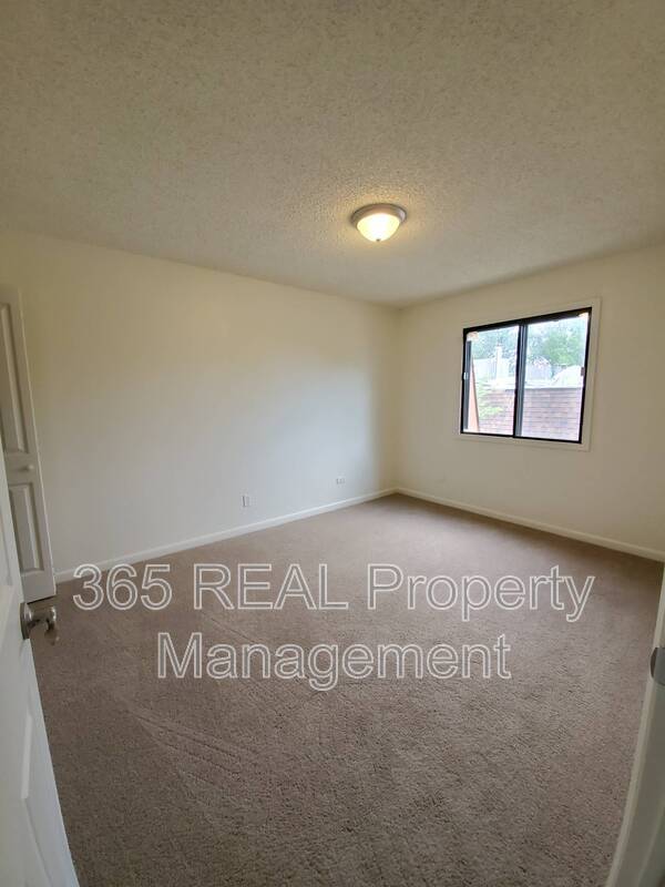 Building Photo - 2141 28th Ave Ct