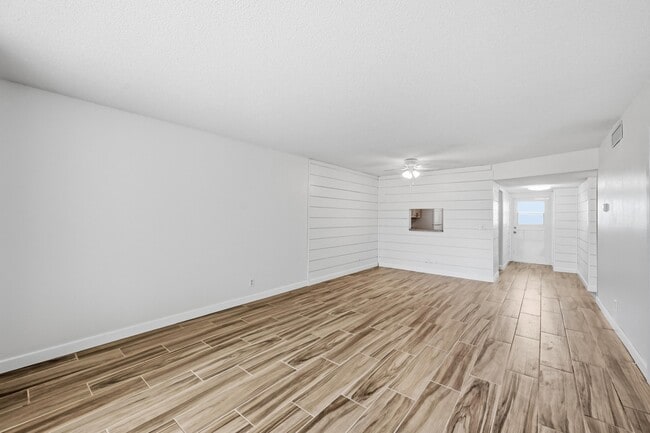Building Photo - 2805 Casita Way