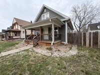 Building Photo - 2832 Dudley St