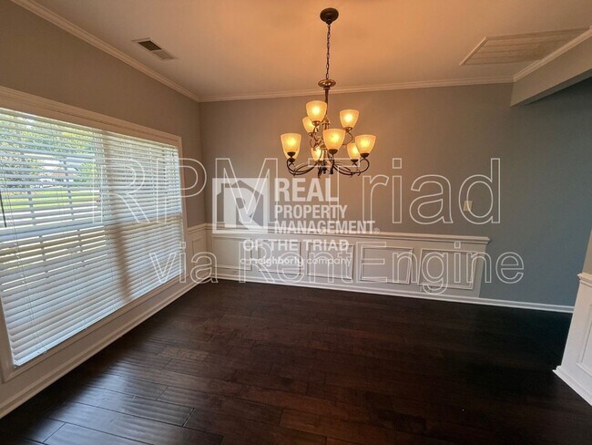 Building Photo - 1538 Castle Way