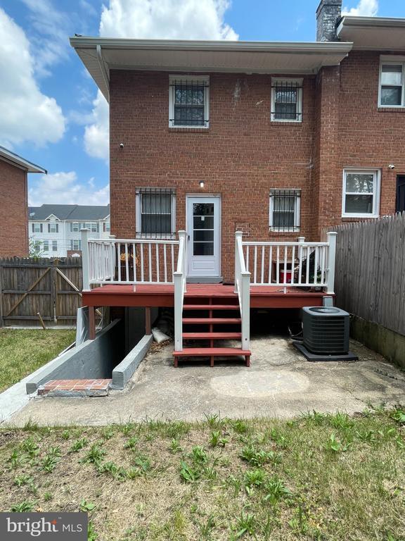 Building Photo - 821 Maury Ave