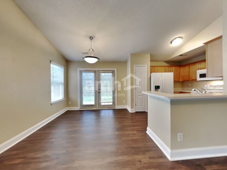 Building Photo - 105 Peterborough Dr