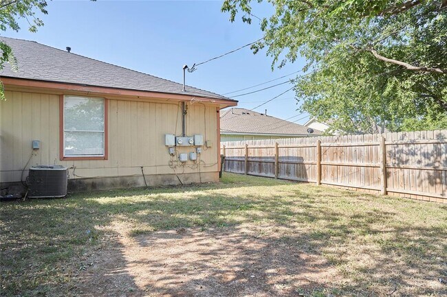 Building Photo - 508 Gregory Ct