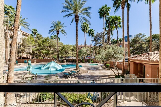 Building Photo - 210 E Flamingo Rd