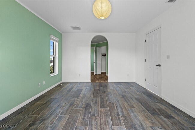 Building Photo - 2613 39th St SW