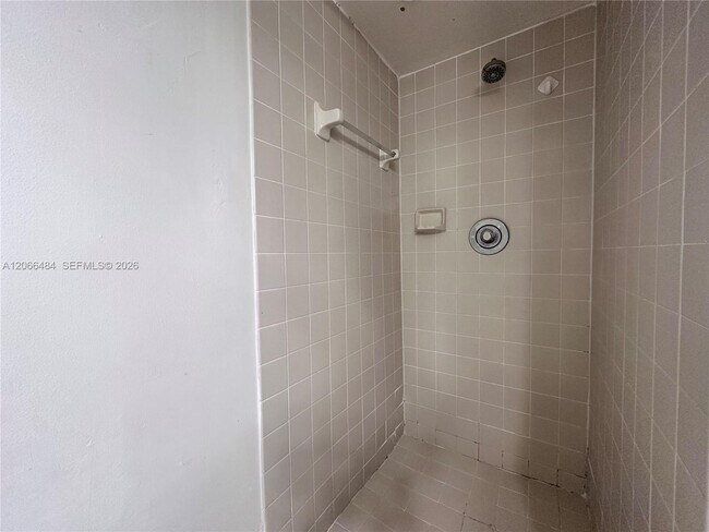 Building Photo - 2740 W 63rd Pl