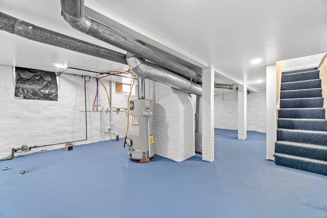 Building Photo - 201 Portsea St