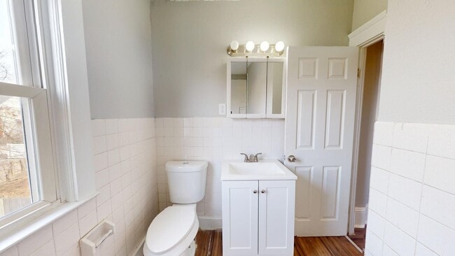 Building Photo - 5 bedroom/1 bath, Old Brooklyn