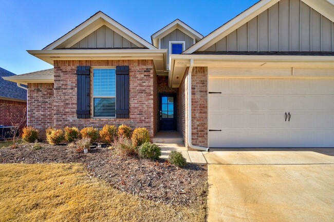 Building Photo - Charming 3-Bed Oasis in East Edmond