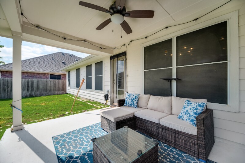 Building Photo - 2404 Castle Creek Dr