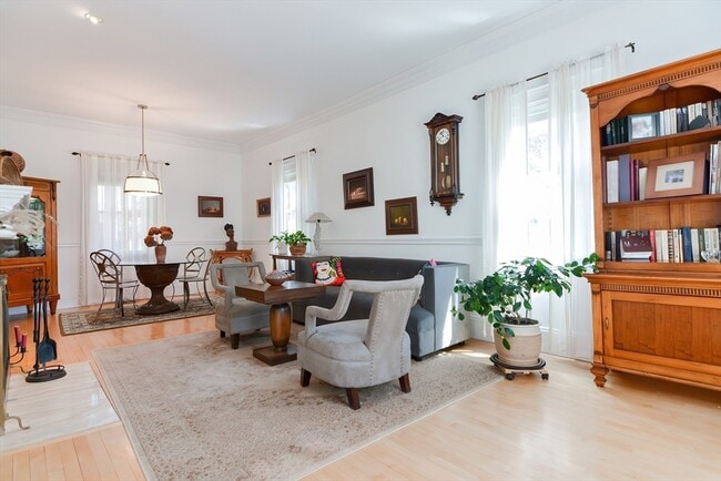 Building Photo - 3 Forest St