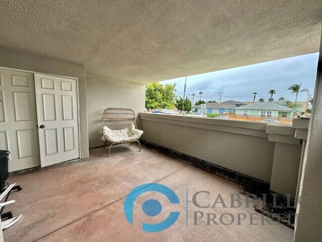 Building Photo - 1070 Felspar St