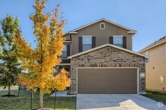 Building Photo - 3 Bed/2.5 Bathroom~ Multiple Living Spaces...