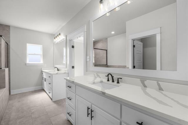 Building Photo - 4020 Windy Pt Rnch Rd