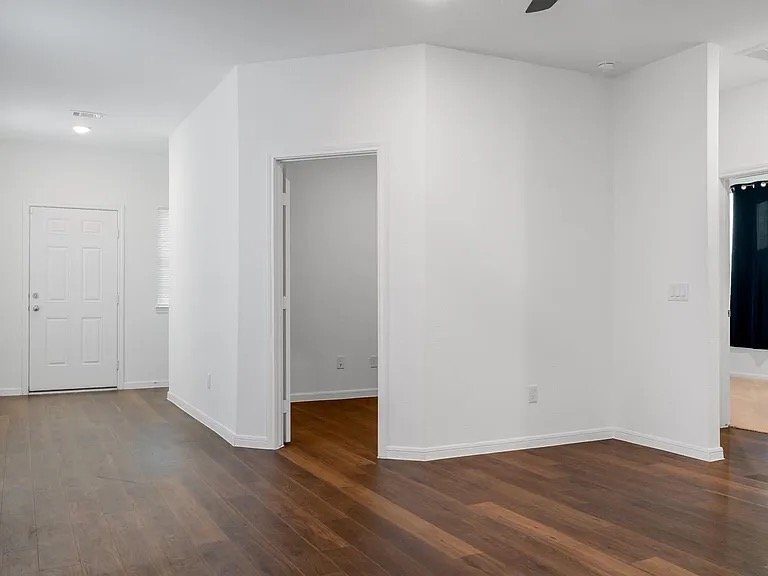 Building Photo - 10222 Clearwick St