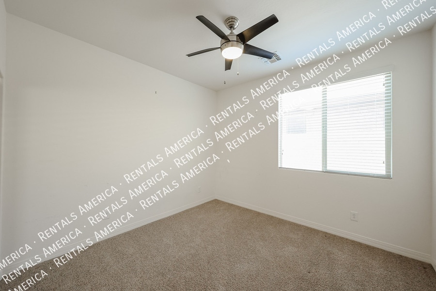 Building Photo - 3710 E Lodgepole Dr