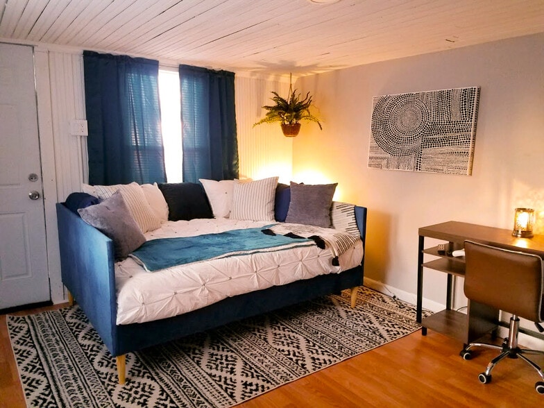 3rd Bedroom - 1 E Ridge St