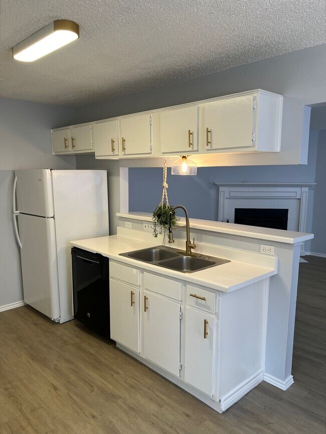 Building Photo - 405 Fantail Loop
