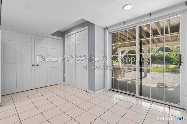 Building Photo - 155 Beardsley Rd